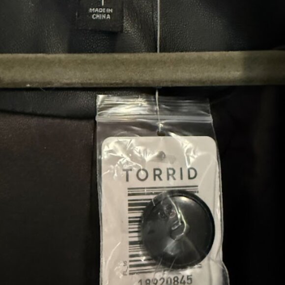 Torrid 1X Black Faux Leather Blazer Single Button Jacket 14 16 - Picture 2 of 4